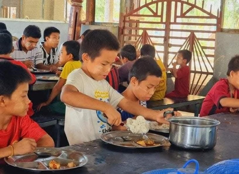 YGW အဝါရောင်မျိုးဆက်သစ် မိဘမဲ့ဂေဟာ ကလေးငယ်များအတွက် အာဟာရဒါန ကူညီပံ့ပိုးရေး