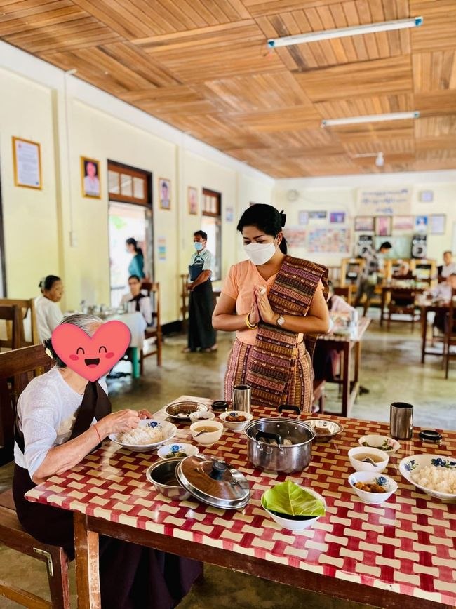 ခိုင်နှင်းဝေဘိုးဘွားရိပ်သာစောင့်ရှောက်ရေး